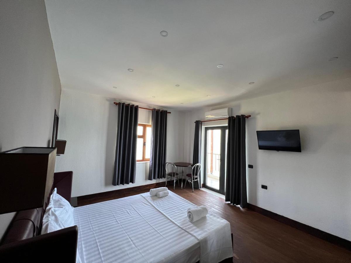 Hotel Victoria Memlishte ภายนอก รูปภาพ