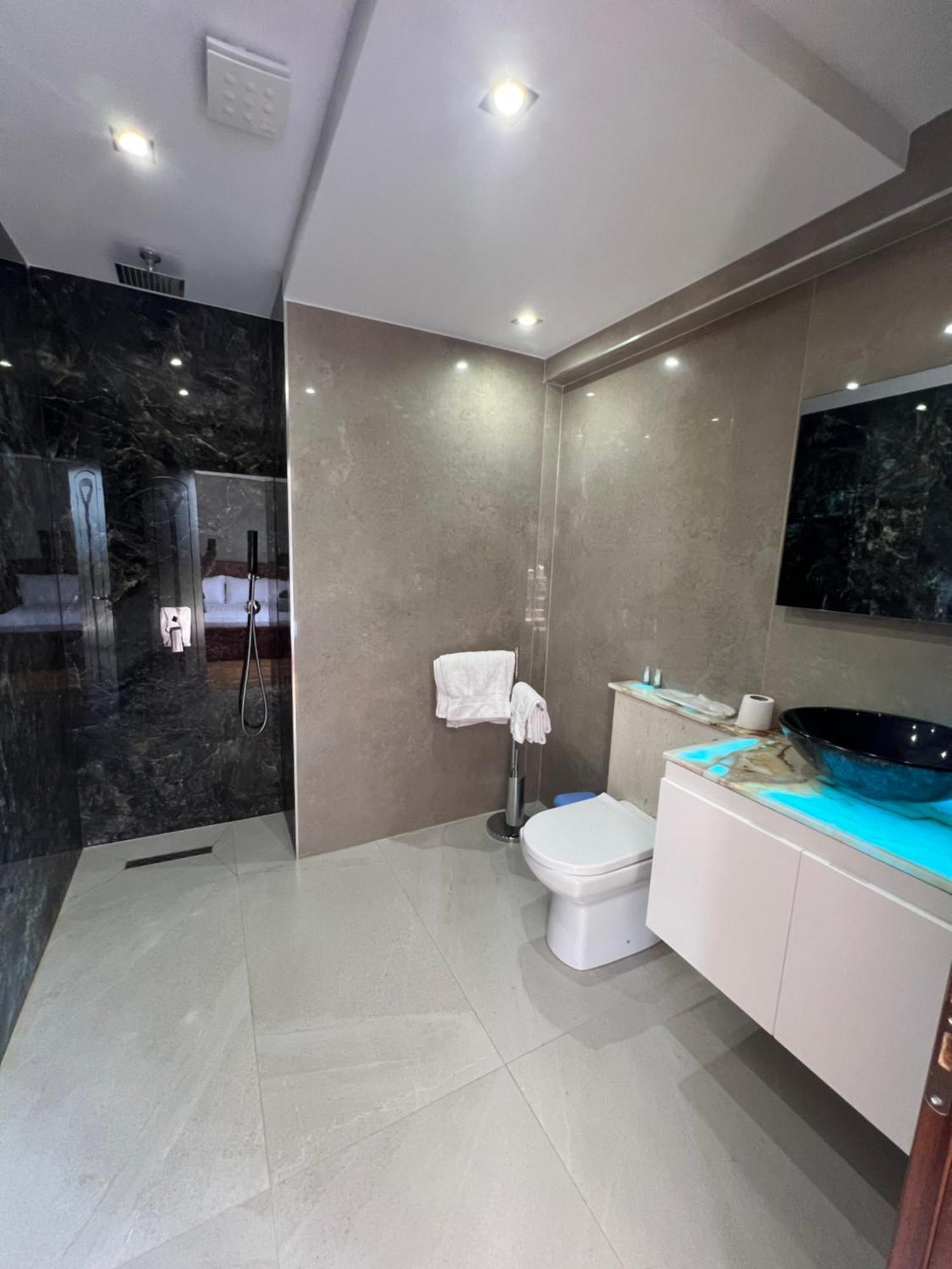 Hotel Victoria Memlishte ภายนอก รูปภาพ